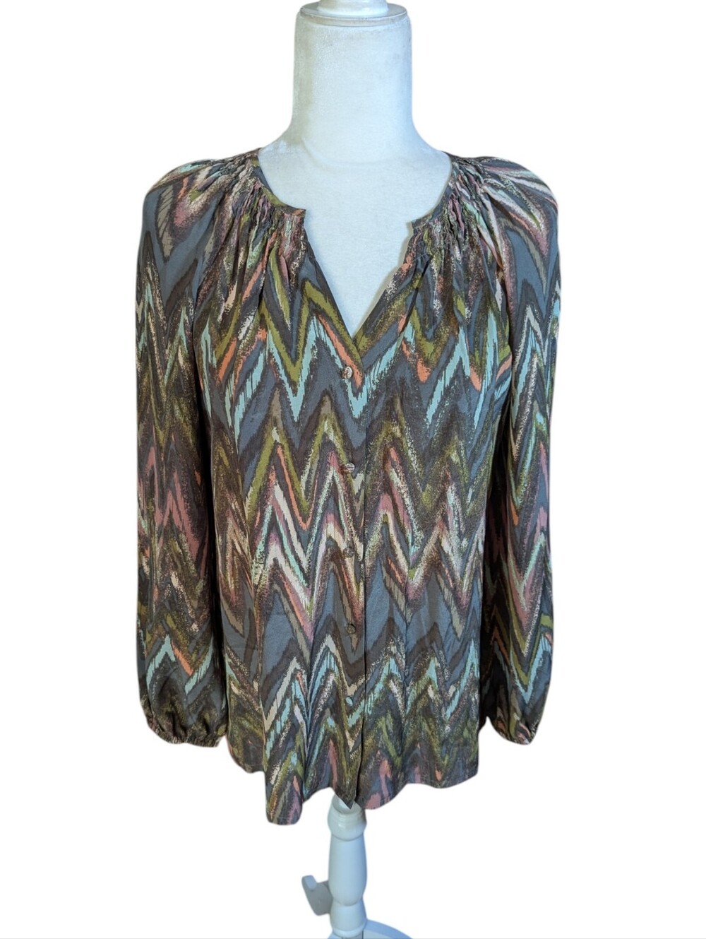 charlie jade Multicolor Zig Zag Muted Olive Print V-Neck Long Sleeve Blouse Sz S
